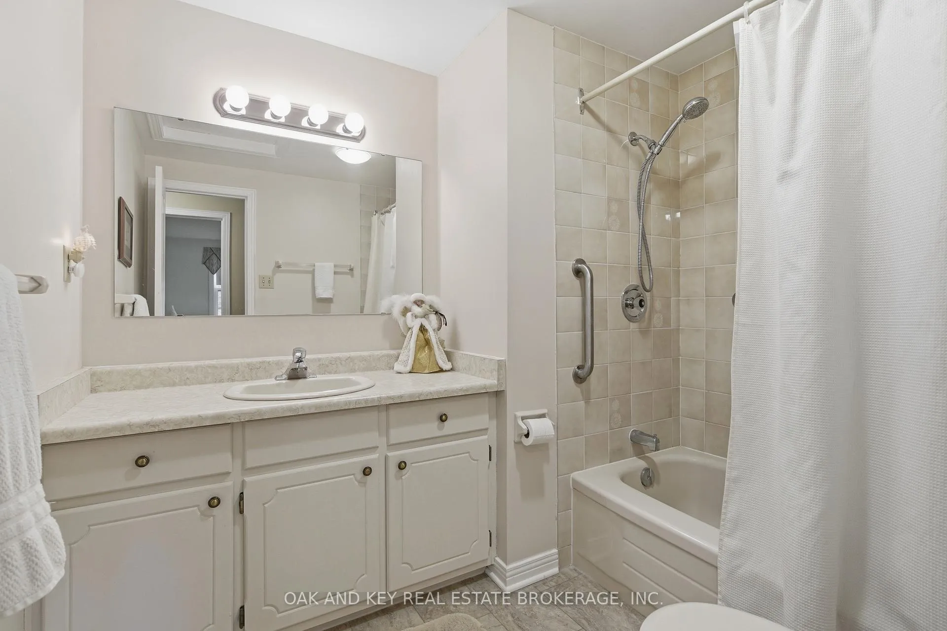 Photo 26 of 133 Fairlane Avenue, London, South K — HOMEH