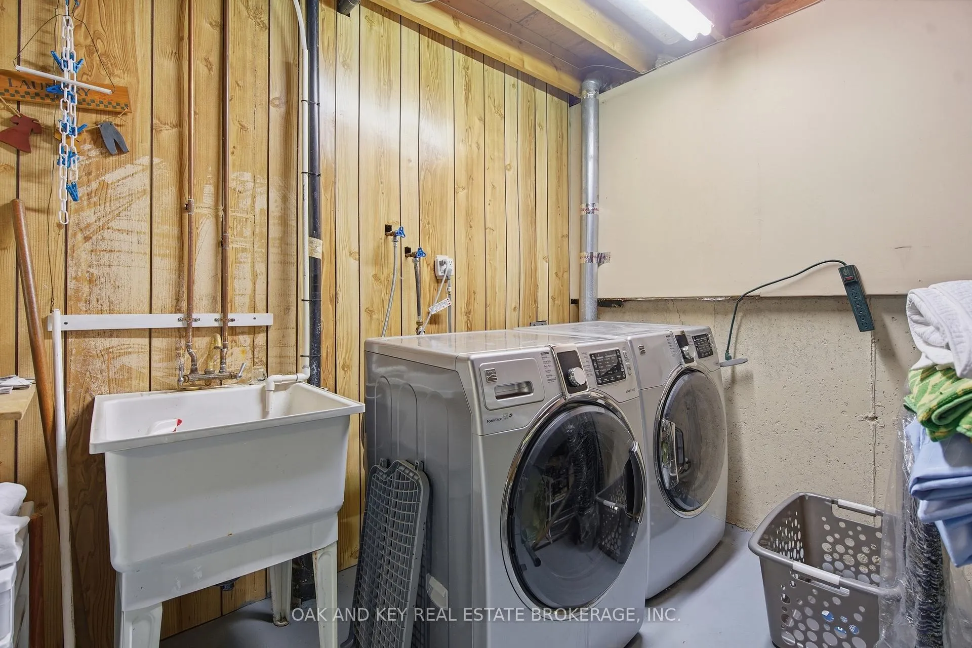 Photo 38 of 133 Fairlane Avenue, London, South K — HOMEH