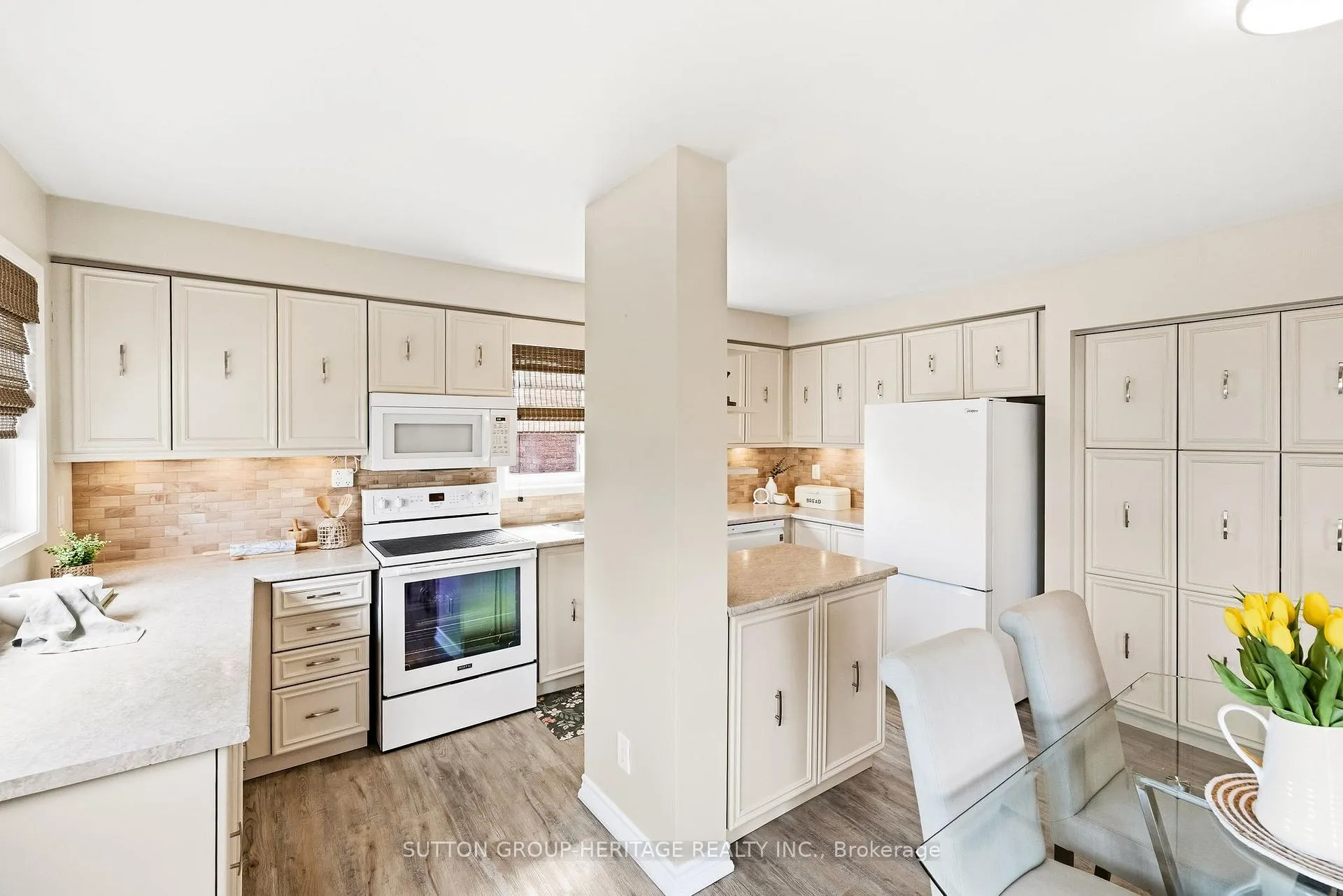 Photo 8 of 204 Lake Driveway, Ajax, South West — HOMEH