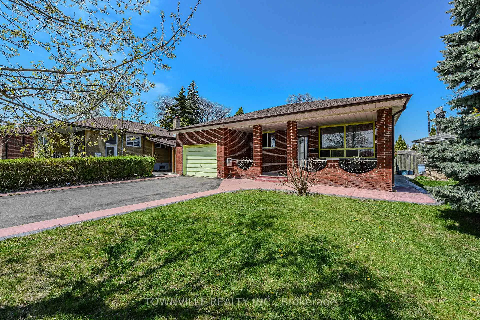 Front of 35 Taysham Crescent