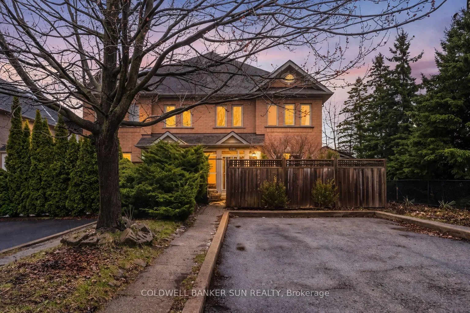 Photo 1 of 240 Pressed Brick Drive, Brampton, Brampton North — HOMEH