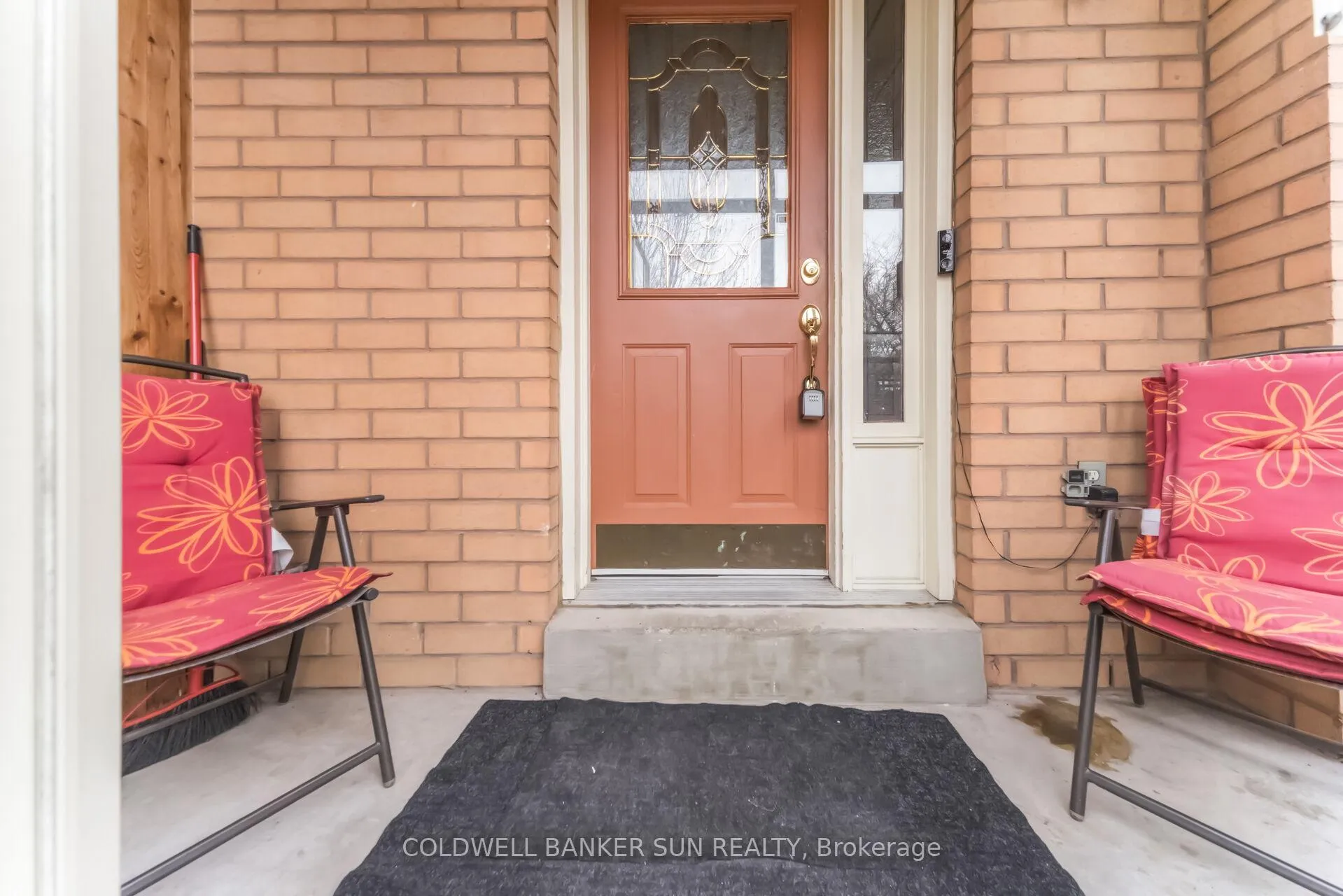 Photo 7 of 240 Pressed Brick Drive, Brampton, Brampton North — HOMEH
