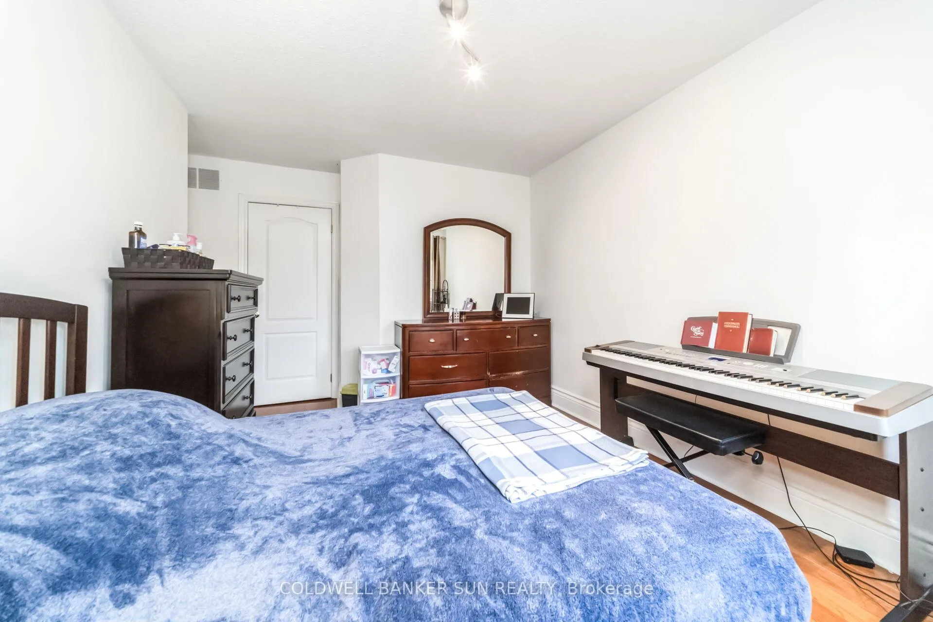 Photo 38 of 240 Pressed Brick Drive, Brampton, Brampton North — HOMEH