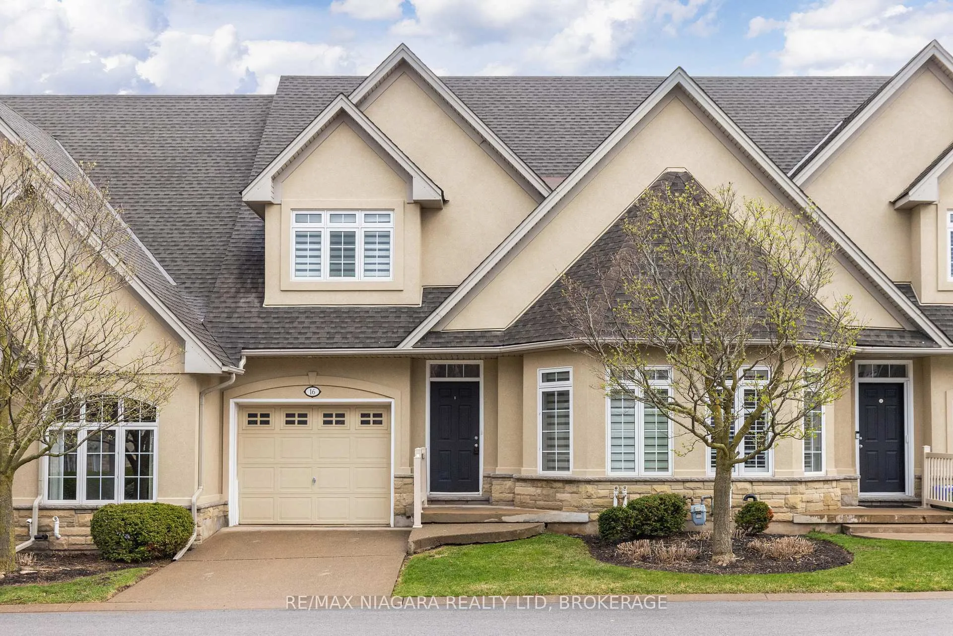 Photo 1 of Unit 16, 8142 Costabile Drive, Niagara Falls, Ascot — HOMEH