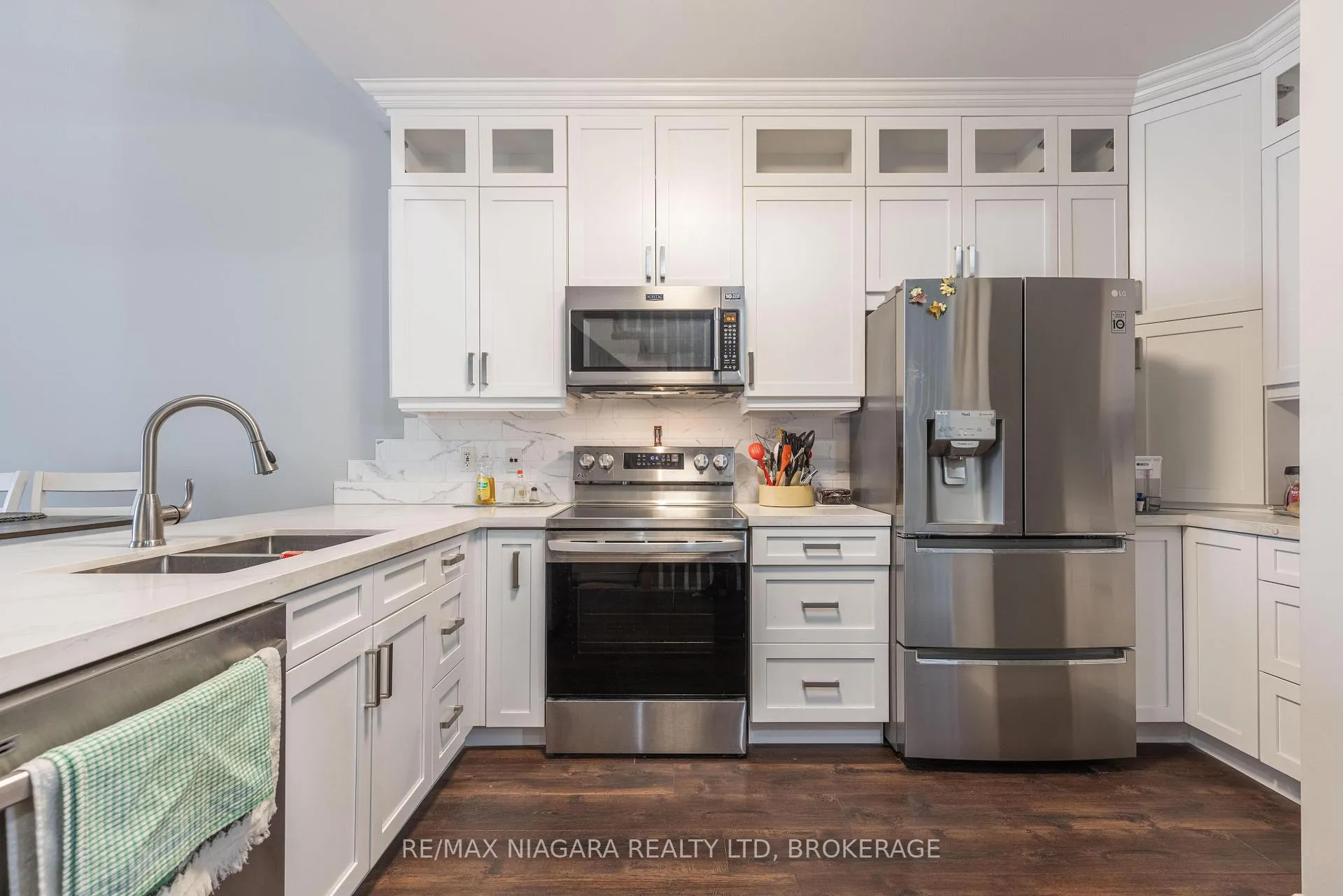 Photo 4 of Unit 16, 8142 Costabile Drive, Niagara Falls, Ascot — HOMEH