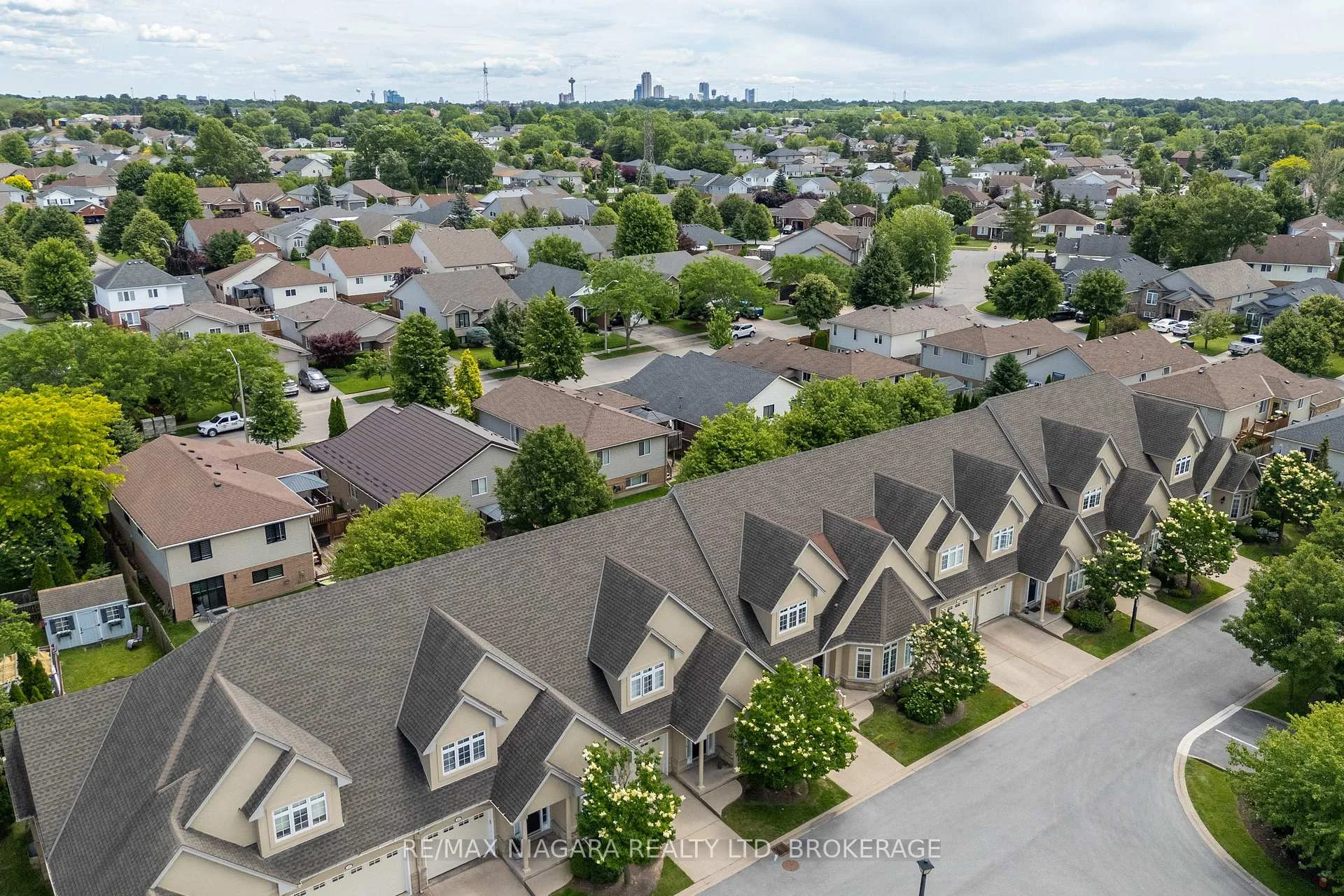 Photo 28 of Unit 16, 8142 Costabile Drive, Niagara Falls, Ascot — HOMEH