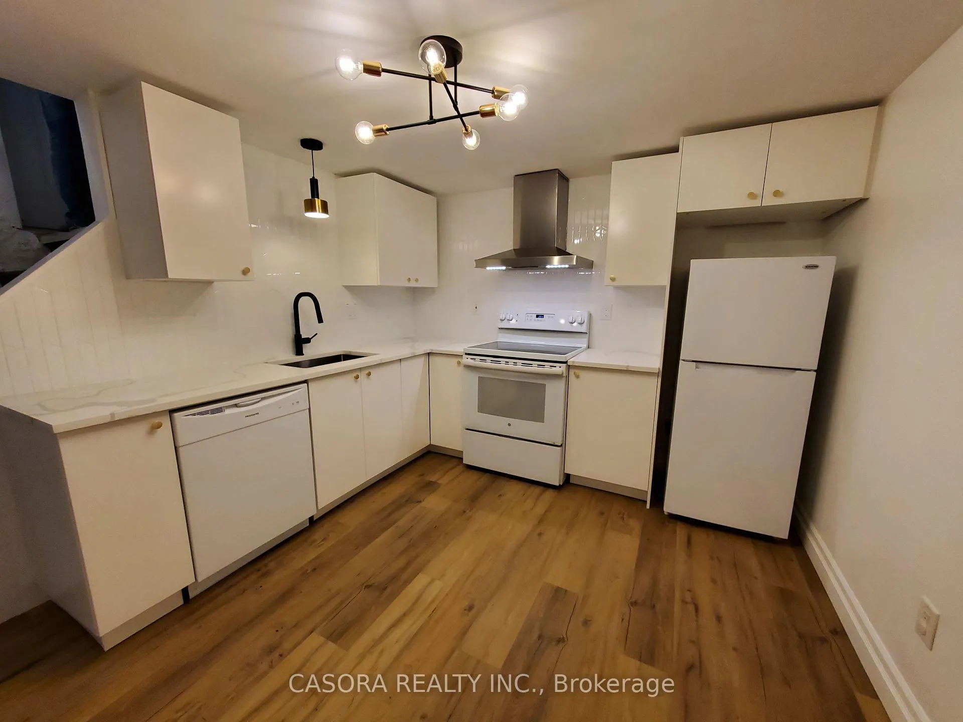 Photo 3 of Unit Lower, 46 Head Street, Hamilton, Strathcona — HOMEH