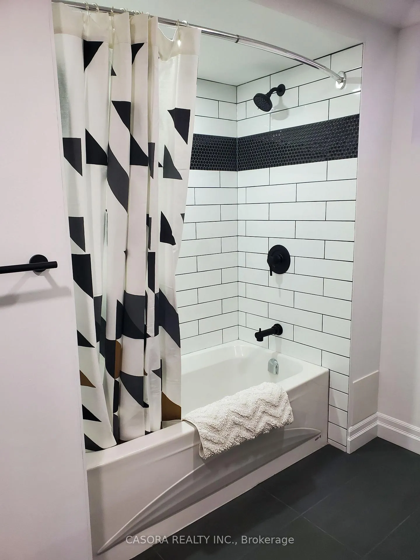 Photo 7 of Unit Lower, 46 Head Street, Hamilton, Strathcona — HOMEH