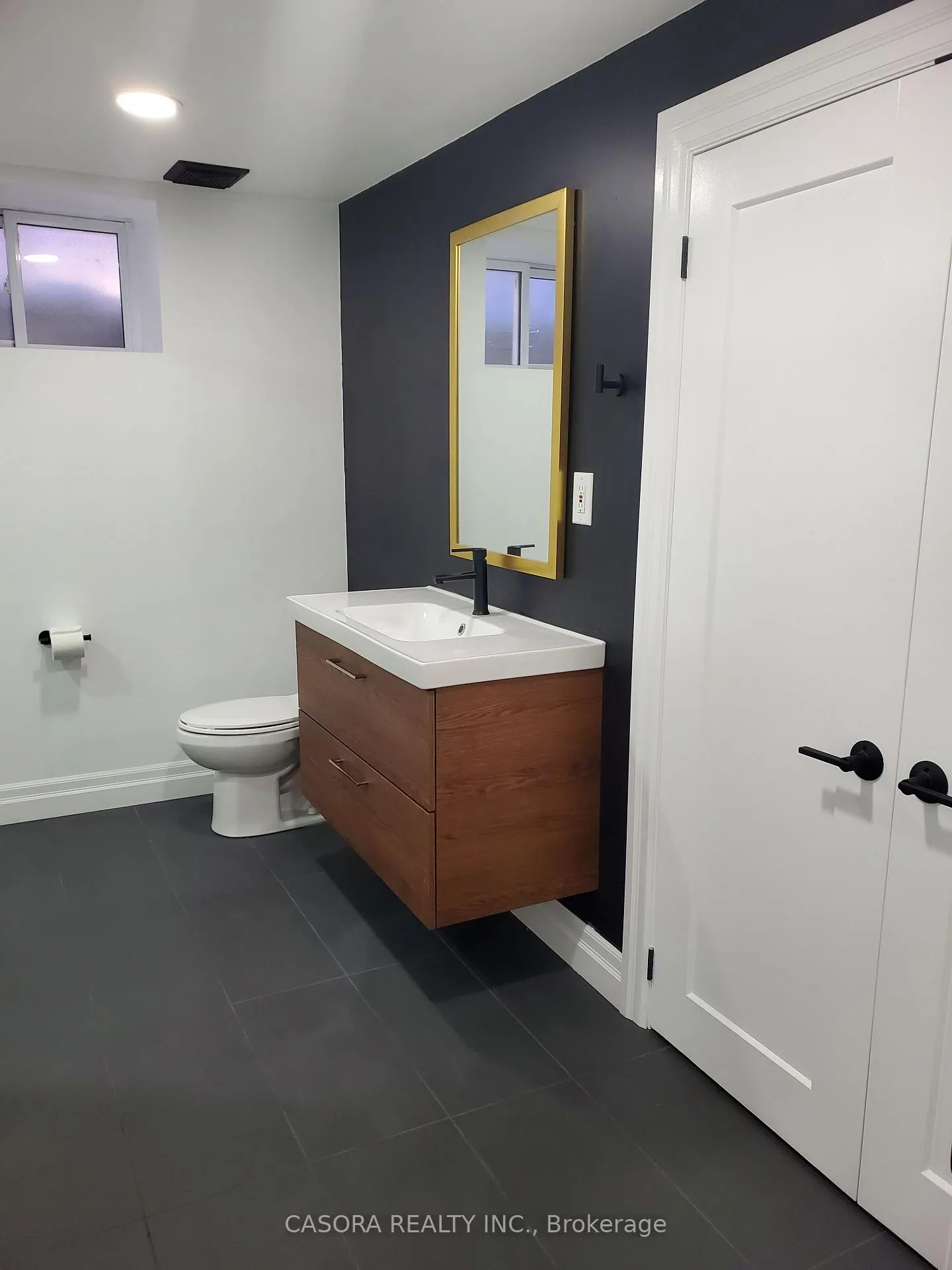 Photo 8 of Unit Lower, 46 Head Street, Hamilton, Strathcona — HOMEH