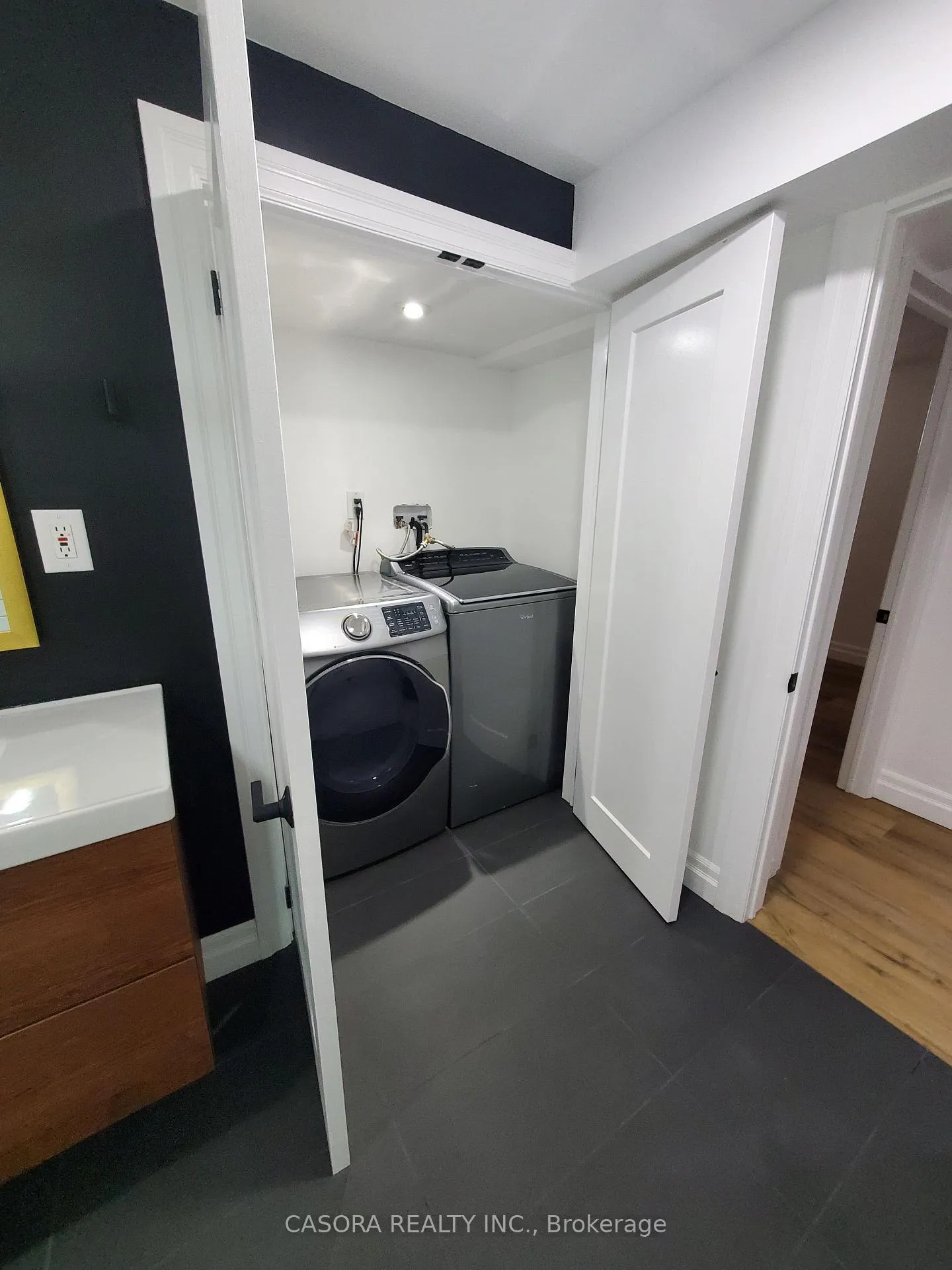 Photo 9 of Unit Lower, 46 Head Street, Hamilton, Strathcona — HOMEH