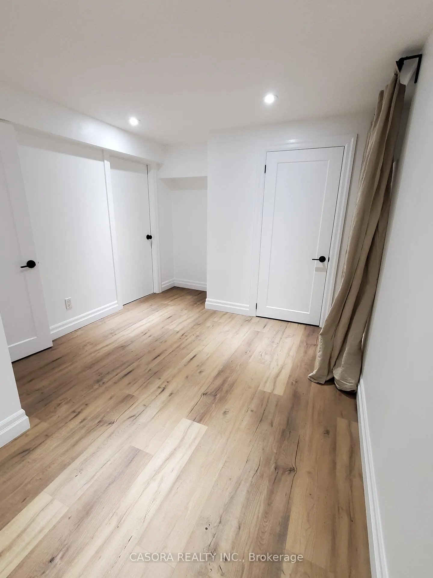 Photo 11 of Unit Lower, 46 Head Street, Hamilton, Strathcona — HOMEH