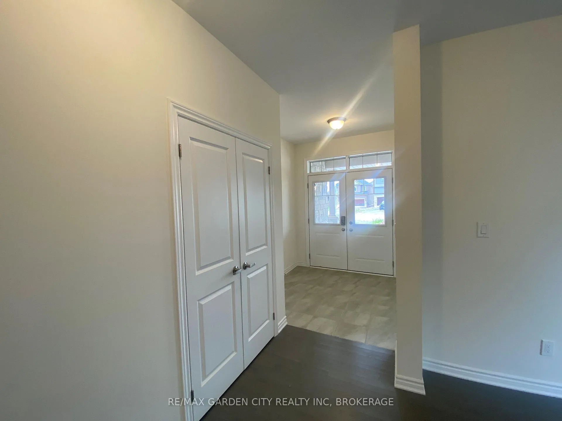 Photo 4 of 74 Oriole Crescent, Port Colborne, Main Street — HOMEH