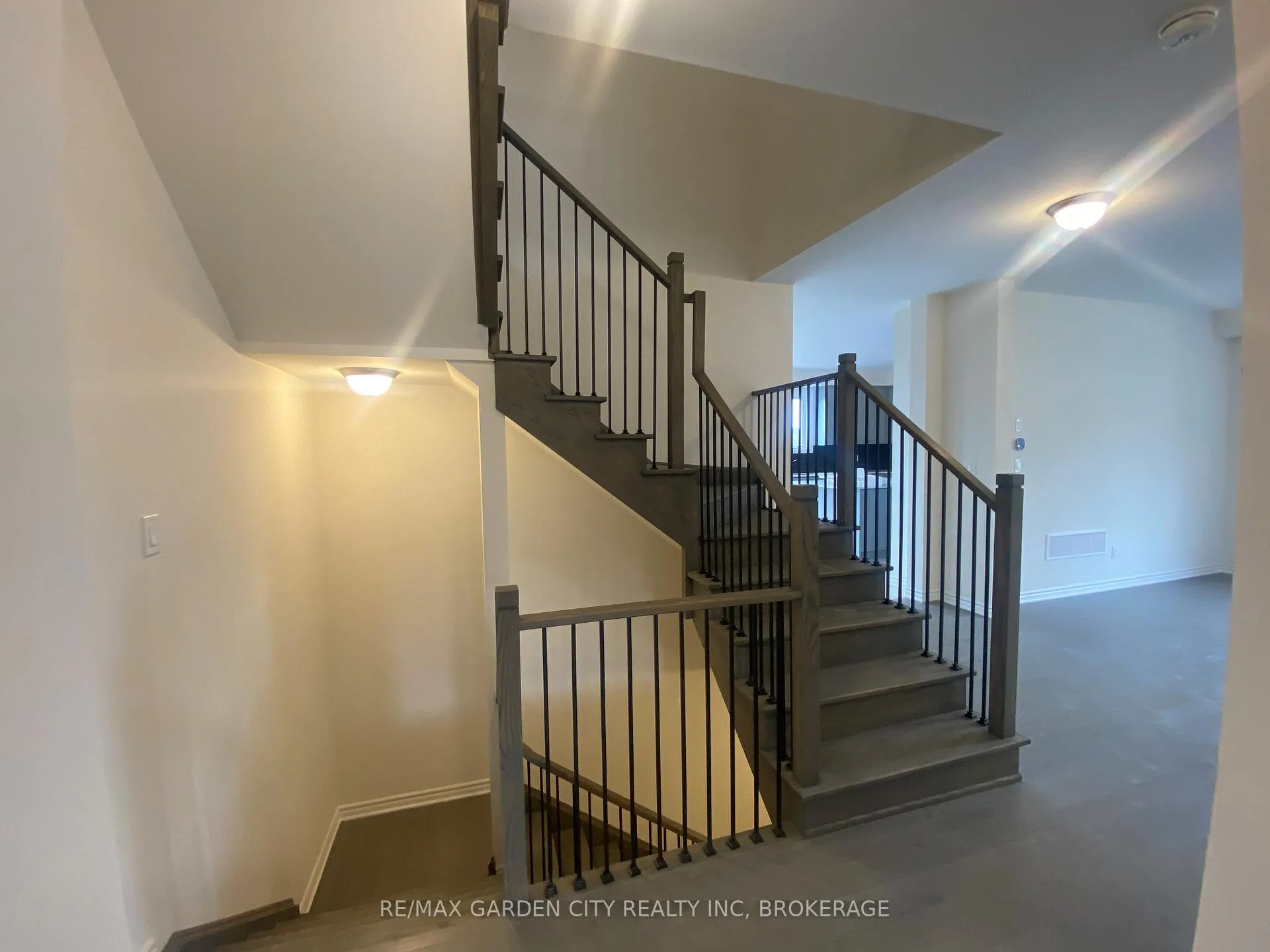 Photo 8 of 74 Oriole Crescent, Port Colborne, Main Street — HOMEH