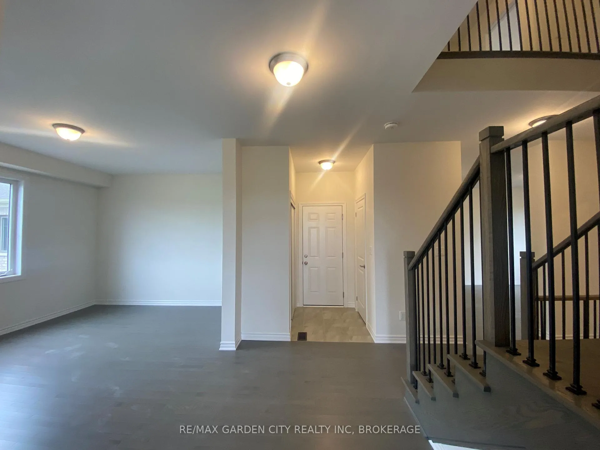 Photo 10 of 74 Oriole Crescent, Port Colborne, Main Street — HOMEH