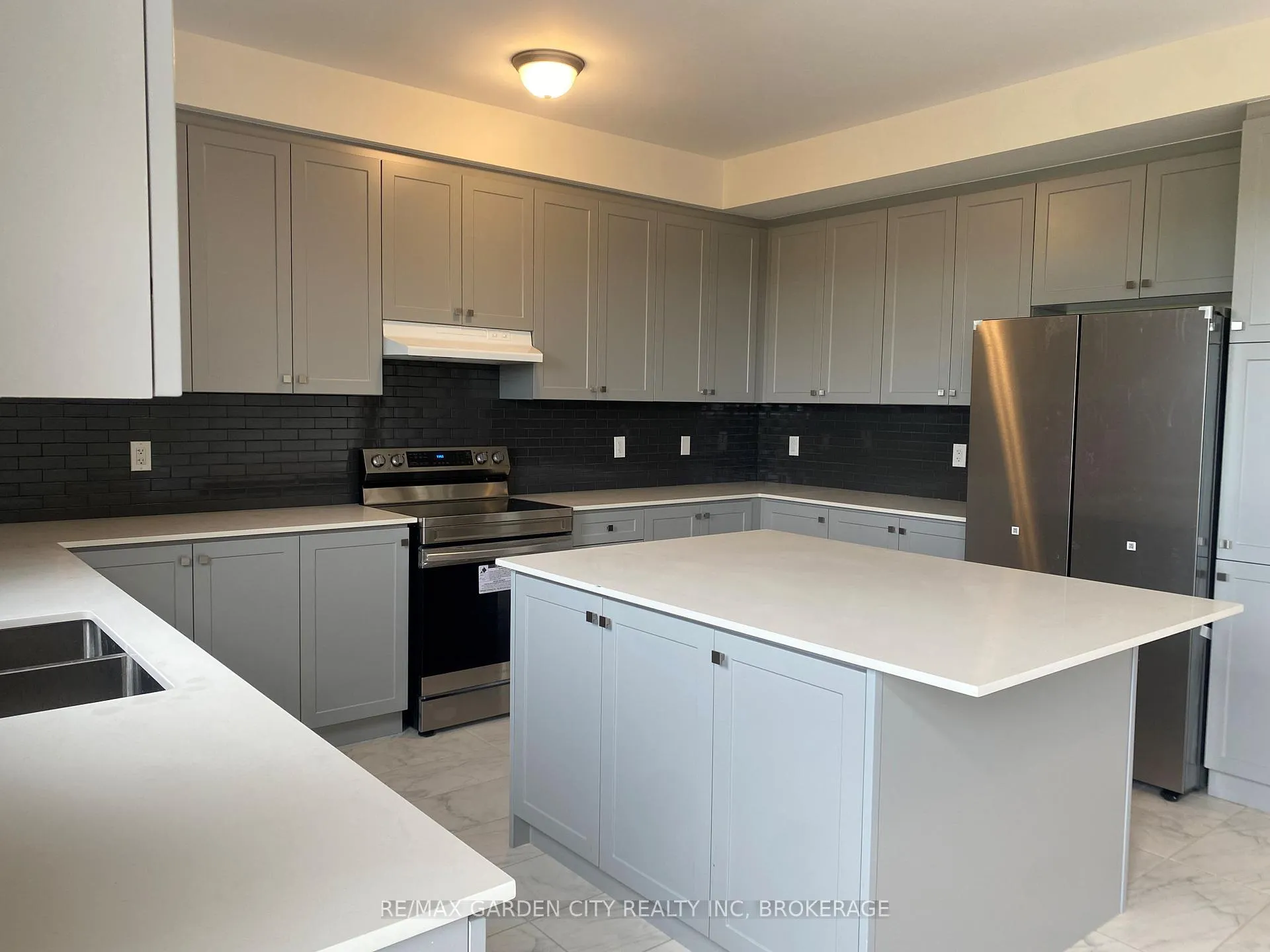 Photo 14 of 74 Oriole Crescent, Port Colborne, Main Street — HOMEH