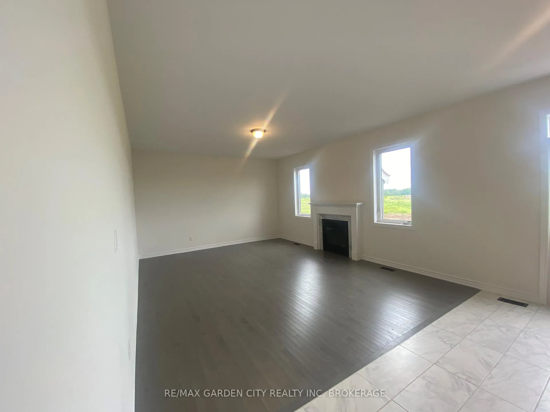 Photo 17 of 74 Oriole Crescent, Port Colborne, Main Street — HOMEH