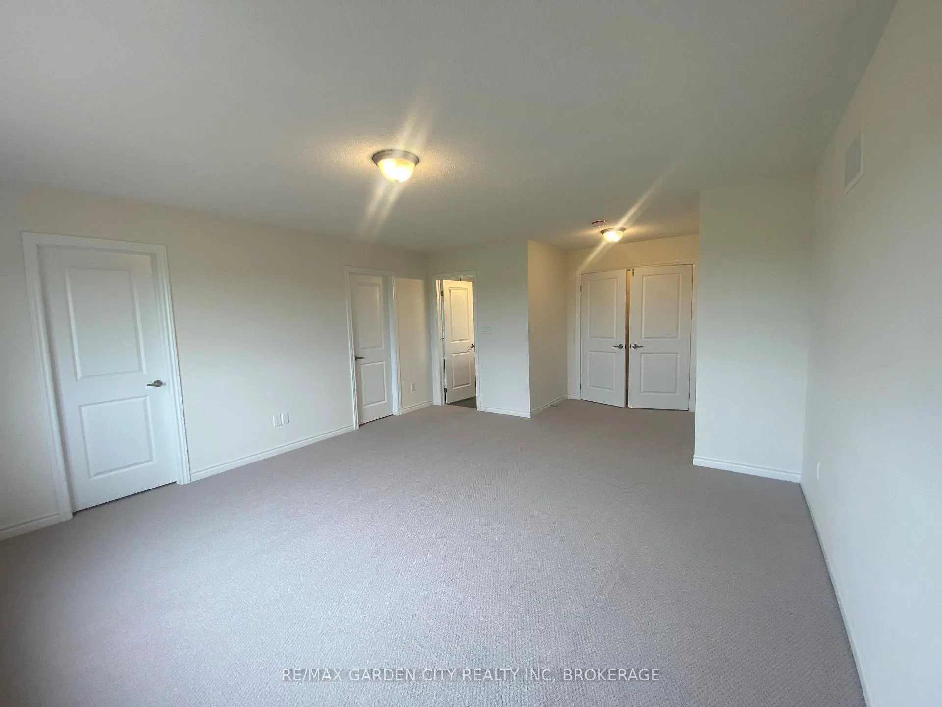 Photo 24 of 74 Oriole Crescent, Port Colborne, Main Street — HOMEH