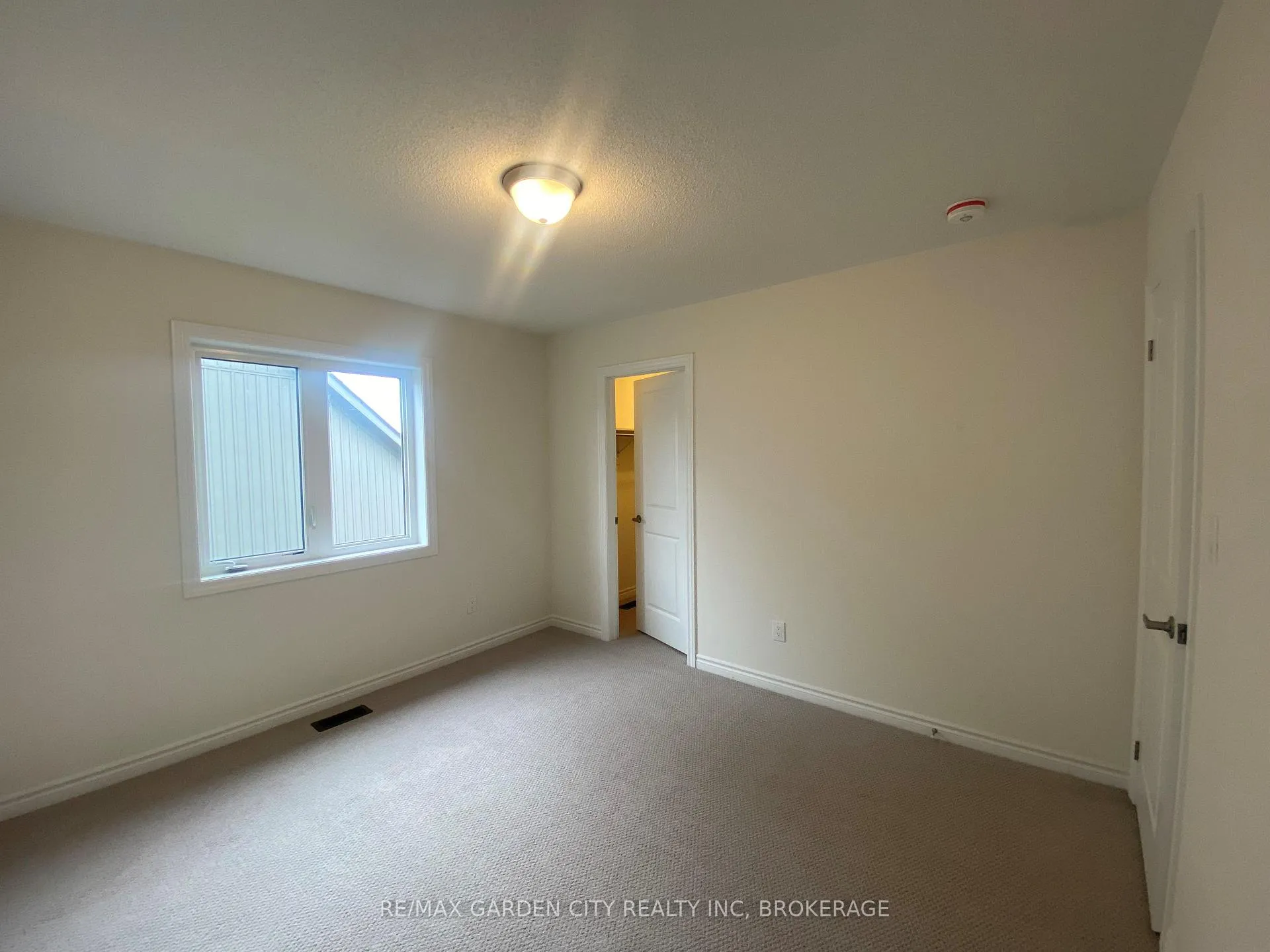 Photo 32 of 74 Oriole Crescent, Port Colborne, Main Street — HOMEH