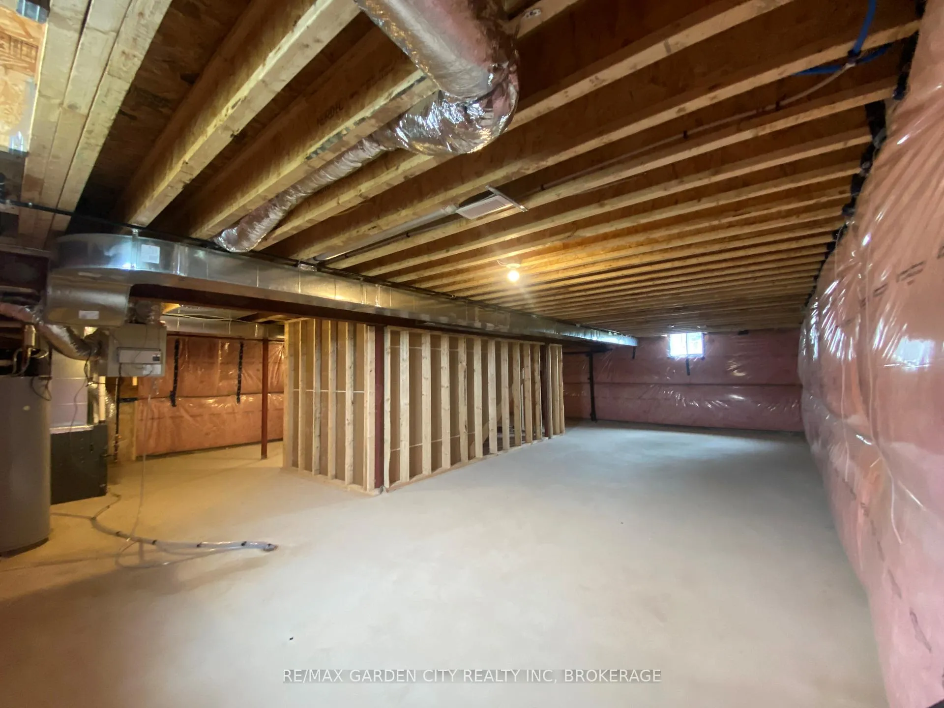 Photo 38 of 74 Oriole Crescent, Port Colborne, Main Street — HOMEH