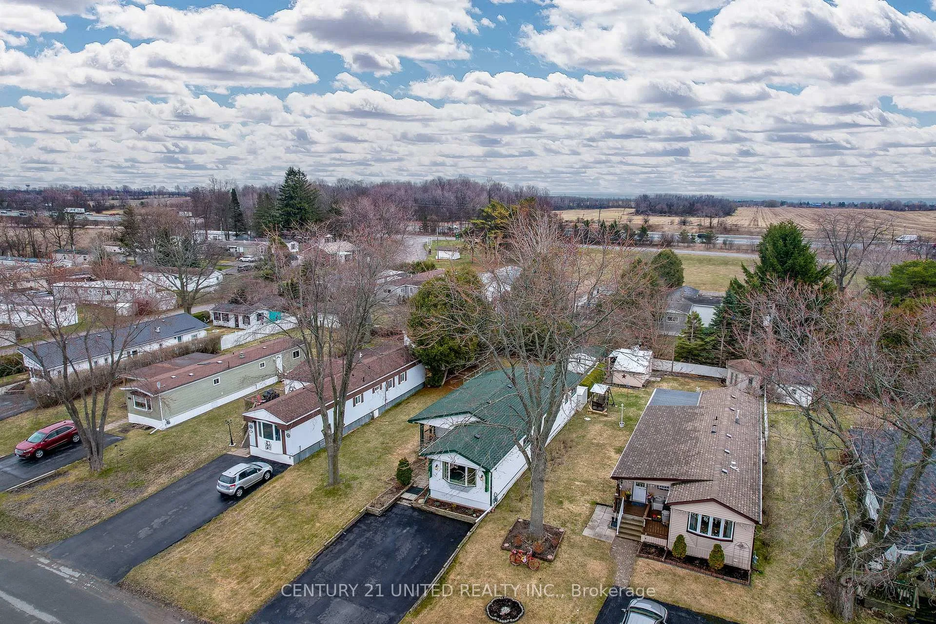 Photo 5 of 203 Lynn Crescent, Hamilton Township, Rural Hamilton — HOMEH