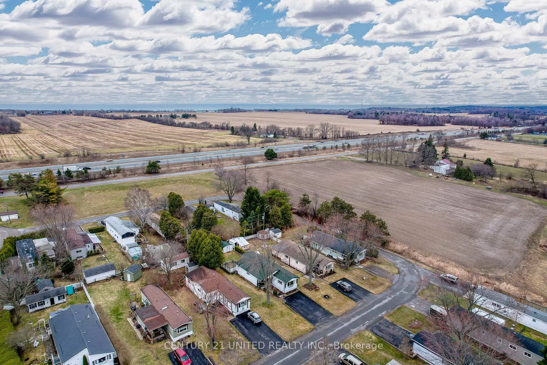 Photo 6 of 203 Lynn Crescent, Hamilton Township, Rural Hamilton — HOMEH