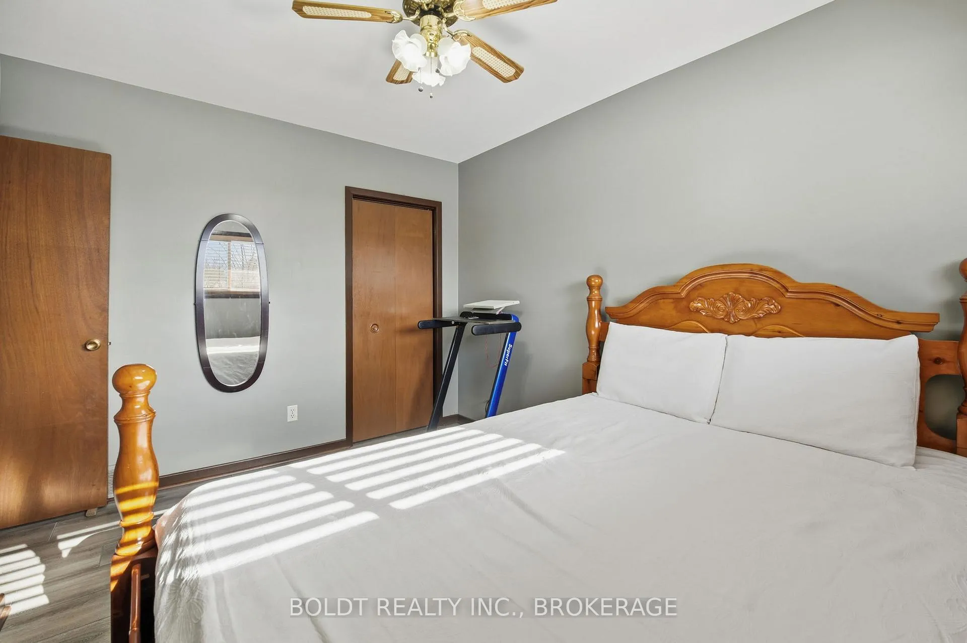 Photo 15 of 32 Old Oxford Road, St. Catharines, Vine/Linwell — HOMEH
