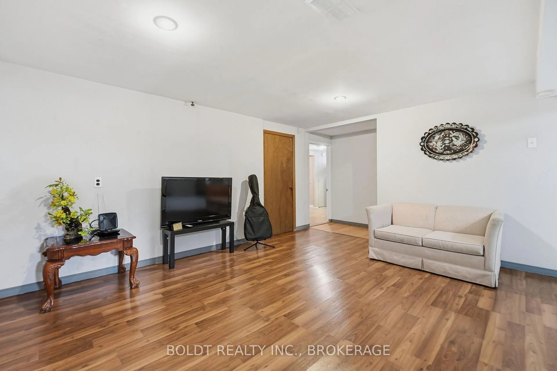 Photo 23 of 32 Old Oxford Road, St. Catharines, Vine/Linwell — HOMEH
