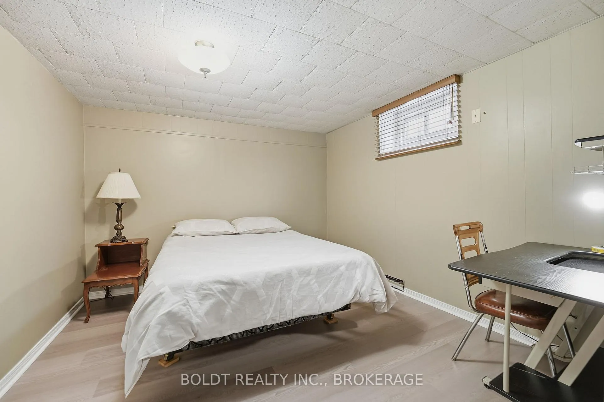 Photo 26 of 32 Old Oxford Road, St. Catharines, Vine/Linwell — HOMEH