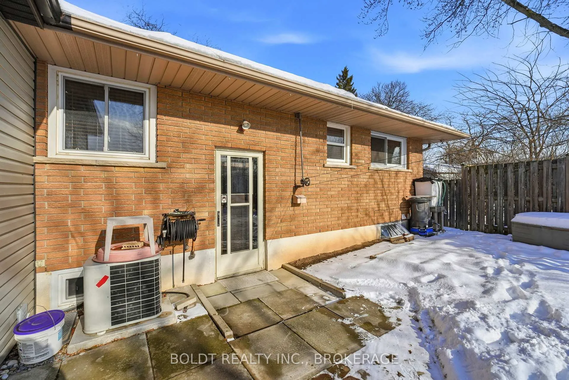 Photo 30 of 32 Old Oxford Road, St. Catharines, Vine/Linwell — HOMEH