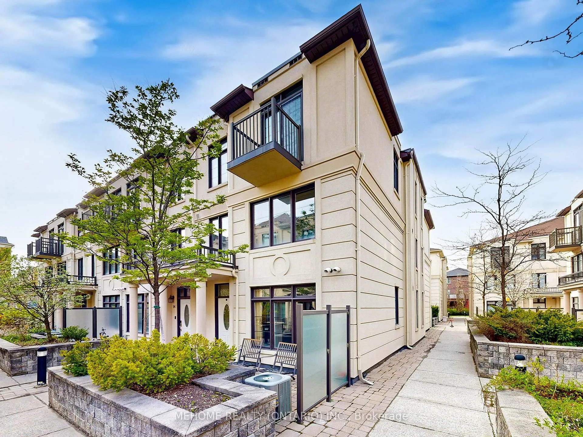 Photo 2 of Unit 15, 7 Brighton Place, Vaughan, Crestwood-Springfarm-Yorkhill — HOMEH