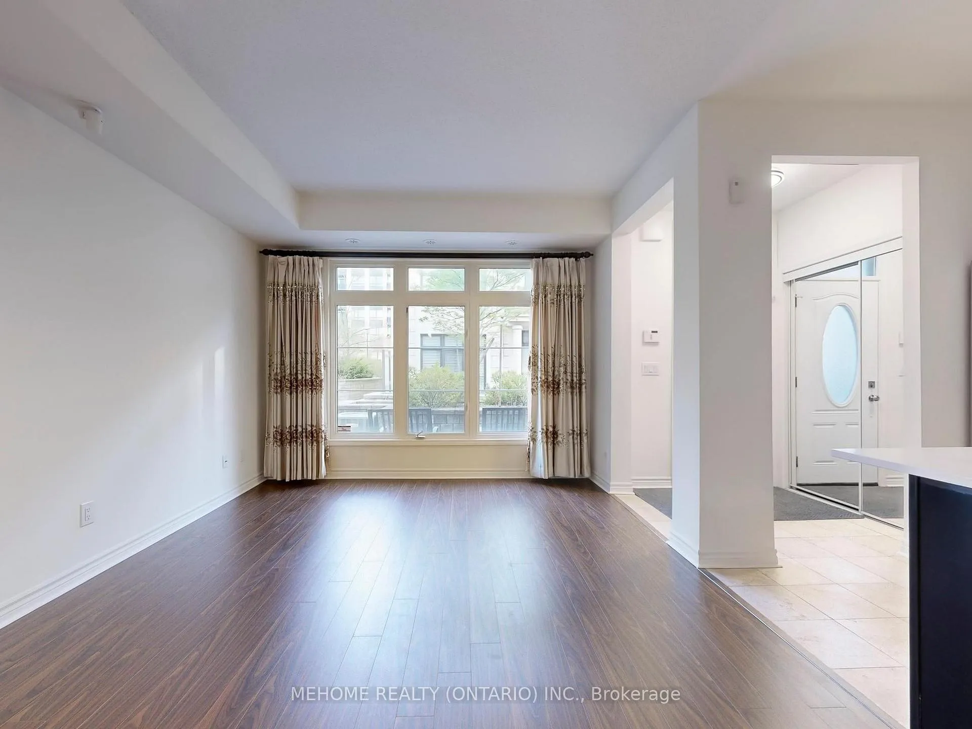 Photo 5 of Unit 15, 7 Brighton Place, Vaughan, Crestwood-Springfarm-Yorkhill — HOMEH