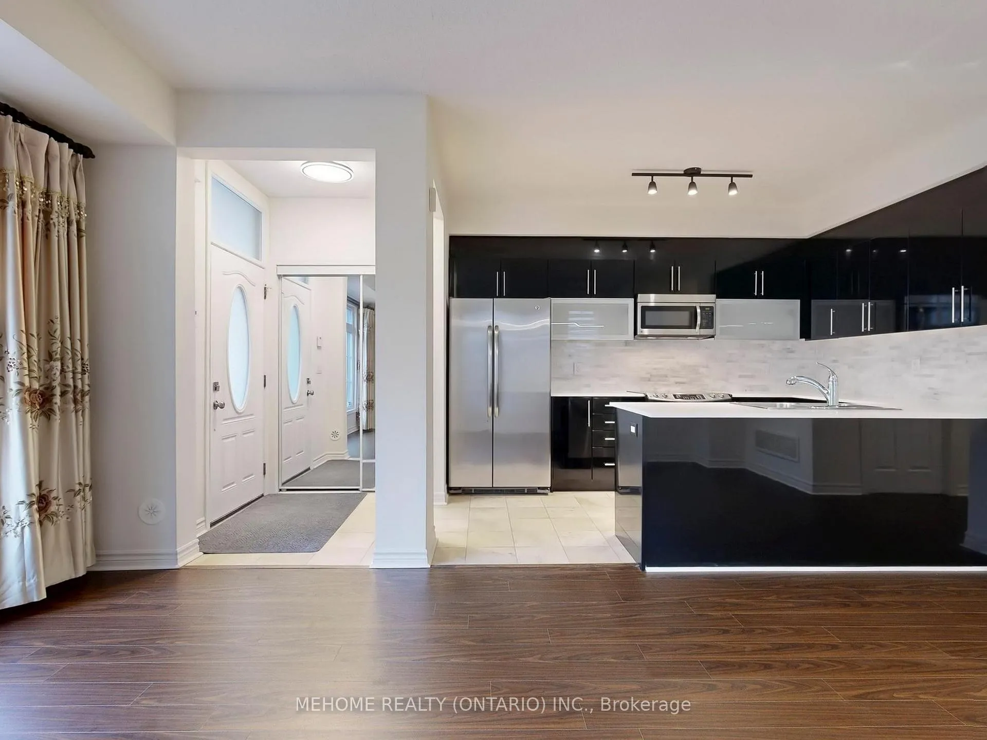 Photo 7 of Unit 15, 7 Brighton Place, Vaughan, Crestwood-Springfarm-Yorkhill — HOMEH