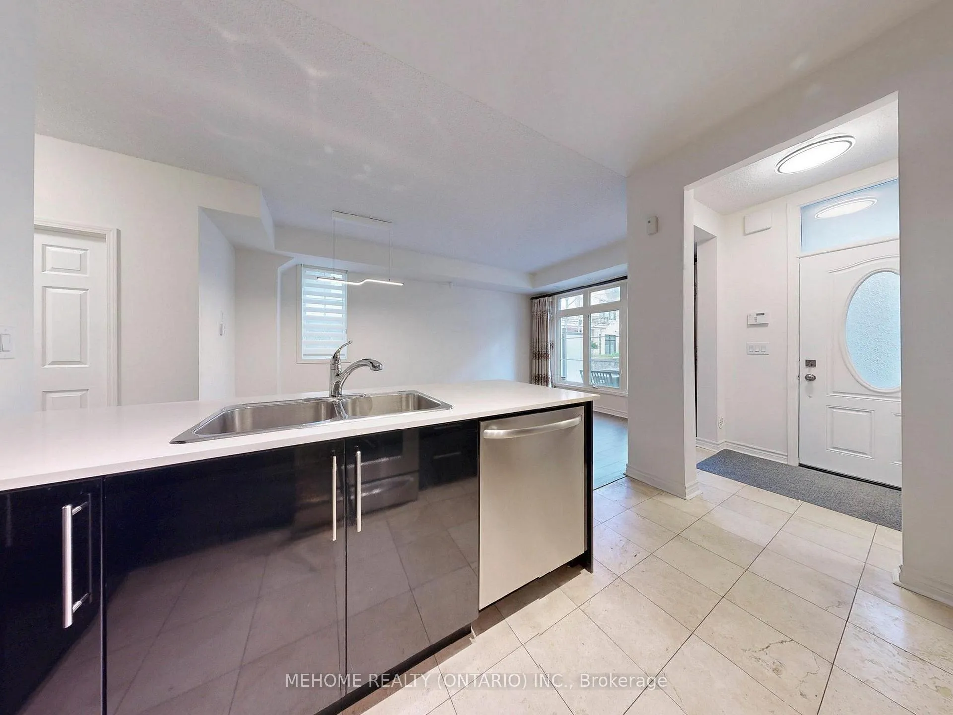 Photo 10 of Unit 15, 7 Brighton Place, Vaughan, Crestwood-Springfarm-Yorkhill — HOMEH
