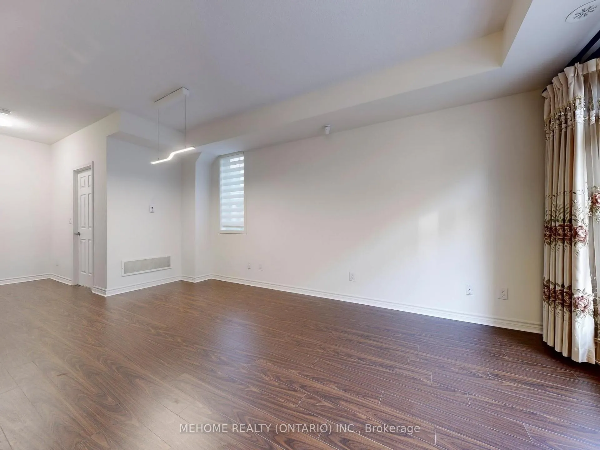 Photo 13 of Unit 15, 7 Brighton Place, Vaughan, Crestwood-Springfarm-Yorkhill — HOMEH