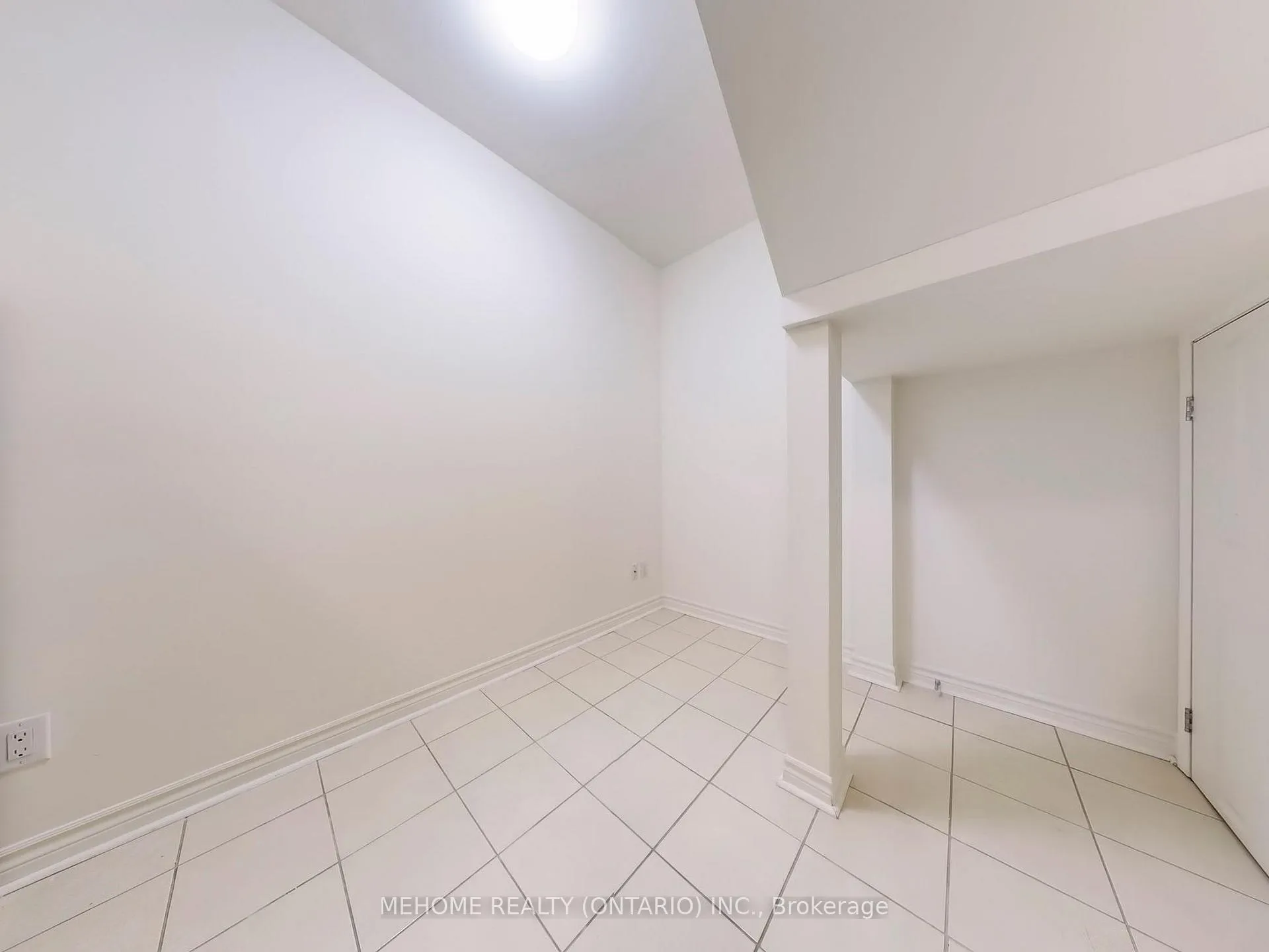 Photo 38 of Unit 15, 7 Brighton Place, Vaughan, Crestwood-Springfarm-Yorkhill — HOMEH