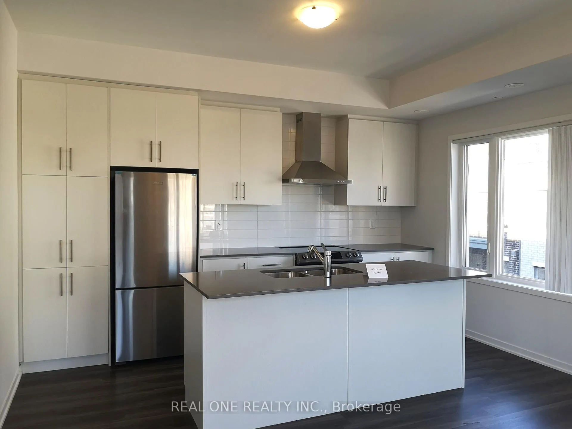 Photo 2 of Unit 111, 30 William Jackson Way, Etobicoke, New Toronto — HOMEH