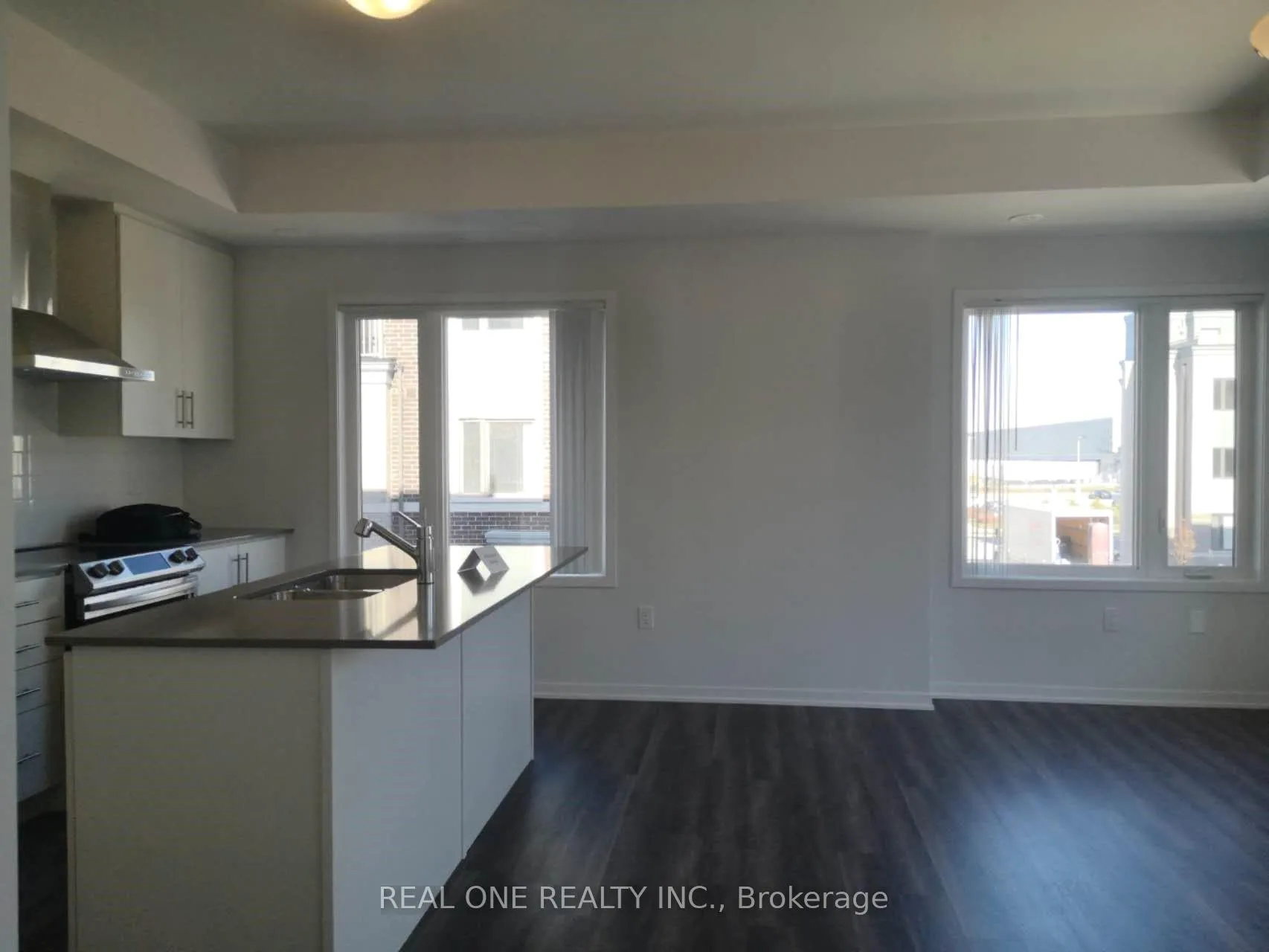 Photo 3 of Unit 111, 30 William Jackson Way, Etobicoke, New Toronto — HOMEH
