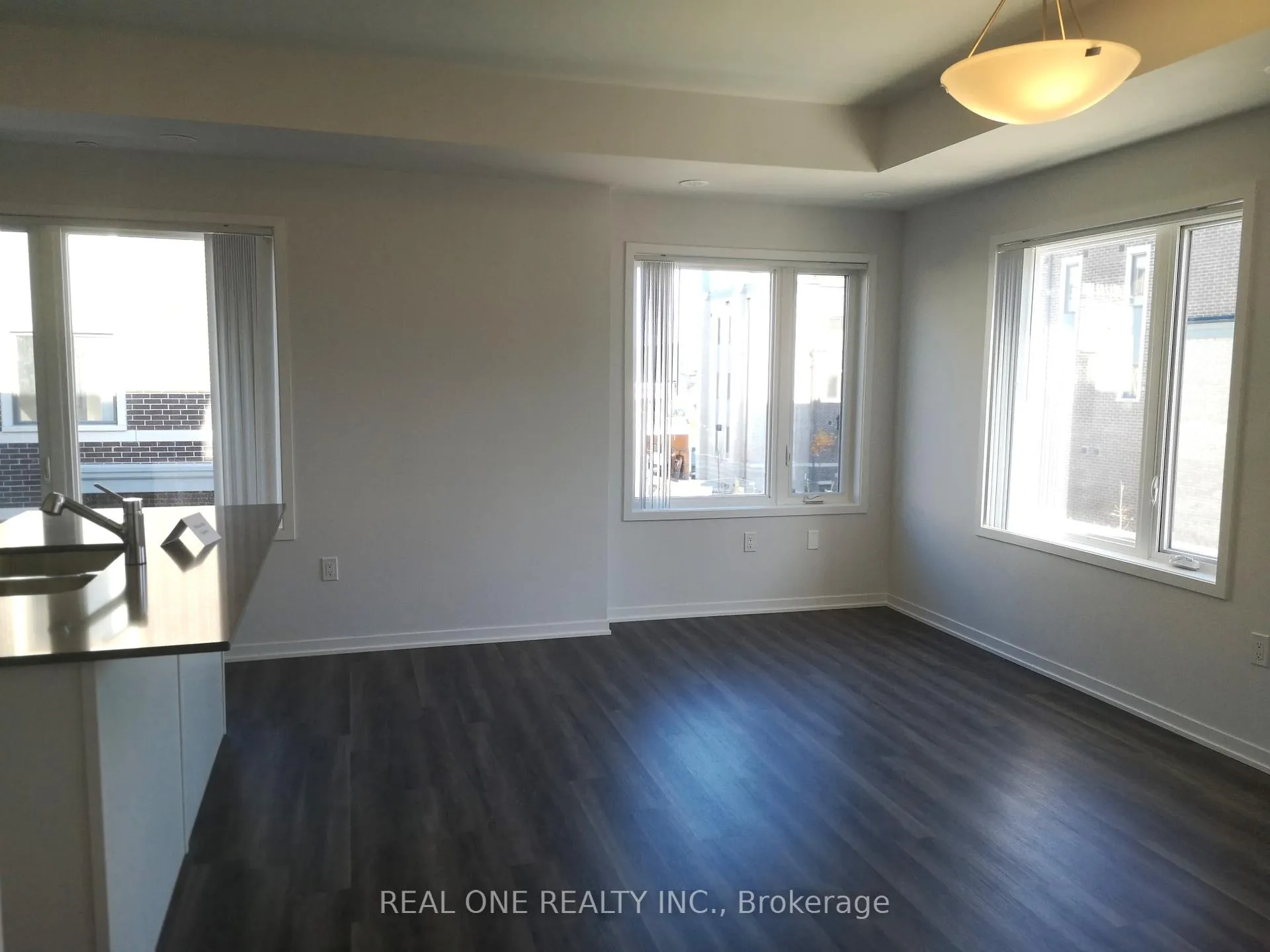 Photo 5 of Unit 111, 30 William Jackson Way, Etobicoke, New Toronto — HOMEH