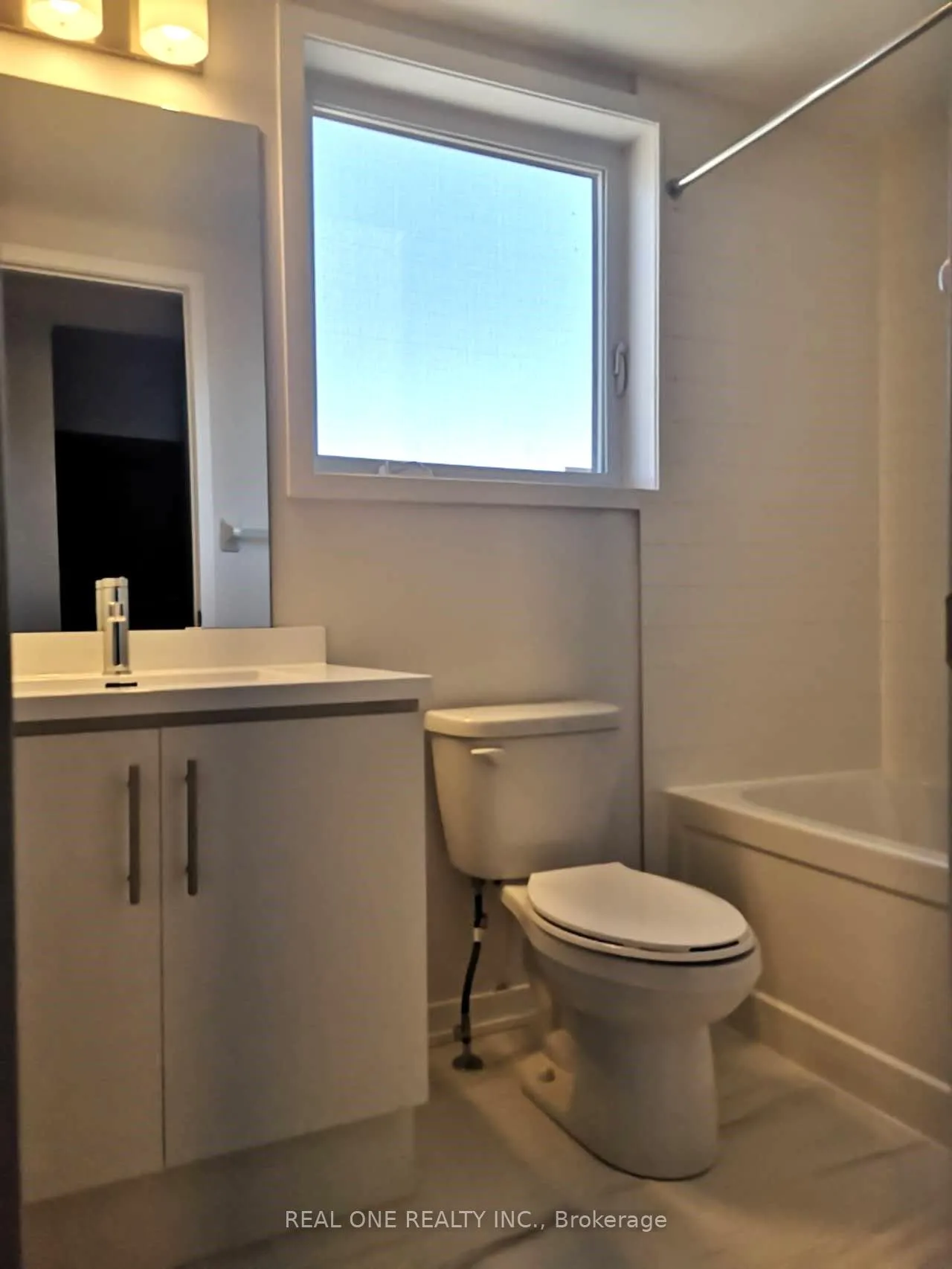Photo 6 of Unit 111, 30 William Jackson Way, Etobicoke, New Toronto — HOMEH