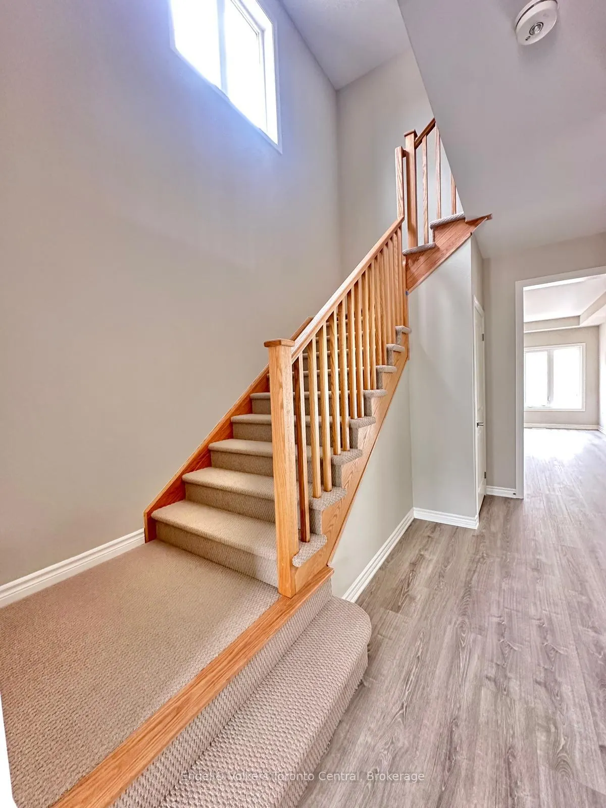 Photo 3 of 209 Clipper Drive, Clearview, Stayner — HOMEH