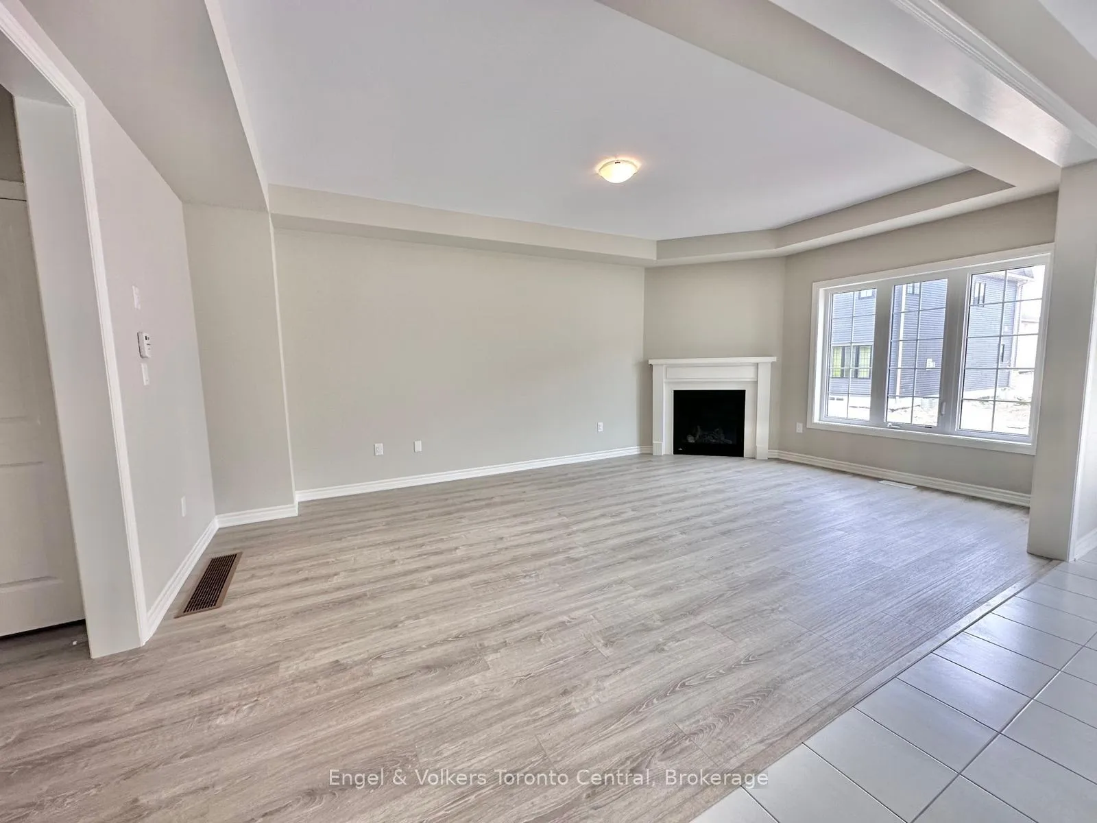 Photo 5 of 209 Clipper Drive, Clearview, Stayner — HOMEH