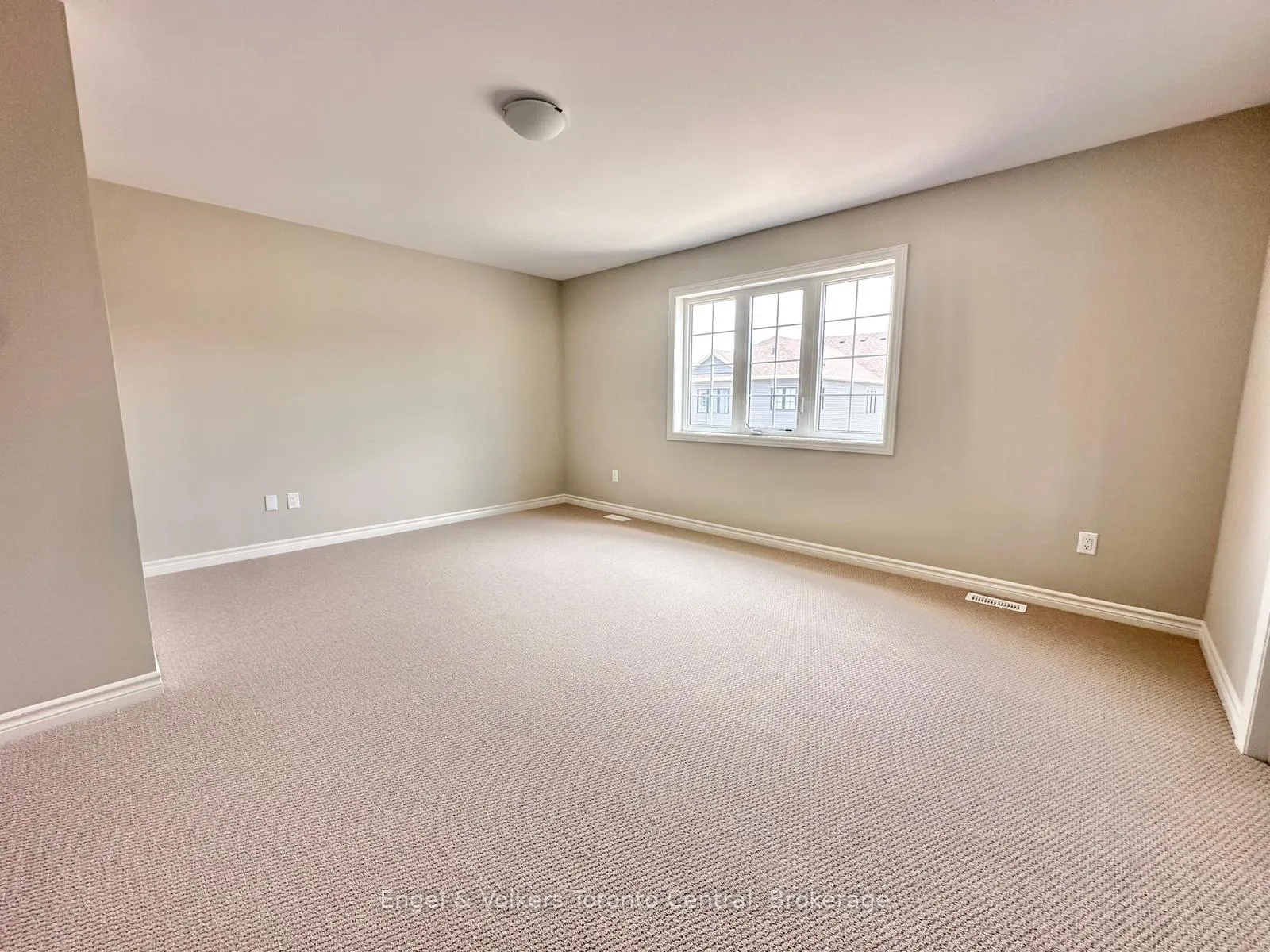 Photo 13 of 209 Clipper Drive, Clearview, Stayner — HOMEH