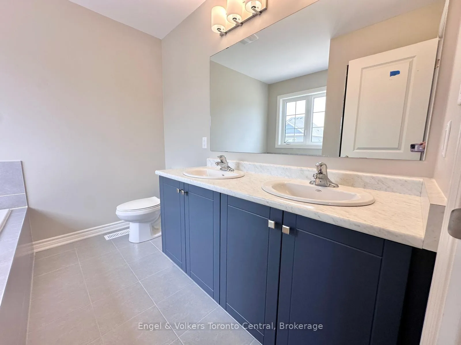 Photo 15 of 209 Clipper Drive, Clearview, Stayner — HOMEH