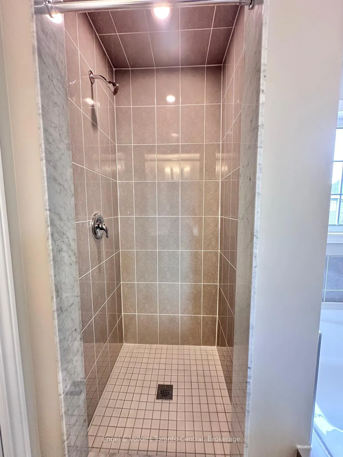 Photo 18 of 209 Clipper Drive, Clearview, Stayner — HOMEH
