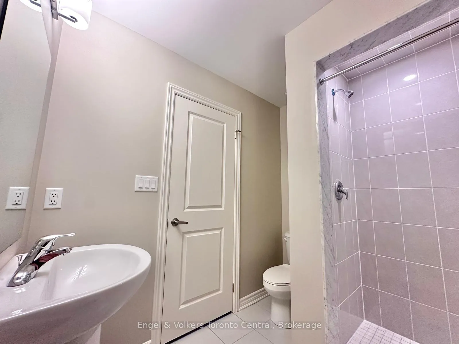 Photo 23 of 209 Clipper Drive, Clearview, Stayner — HOMEH