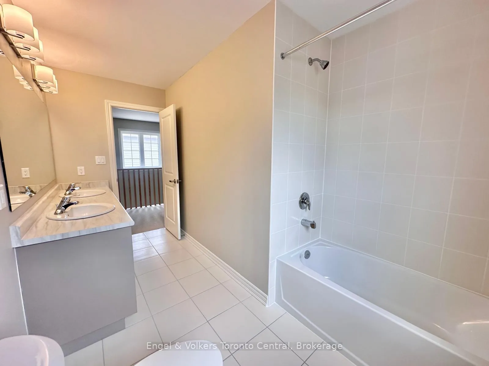 Photo 26 of 209 Clipper Drive, Clearview, Stayner — HOMEH