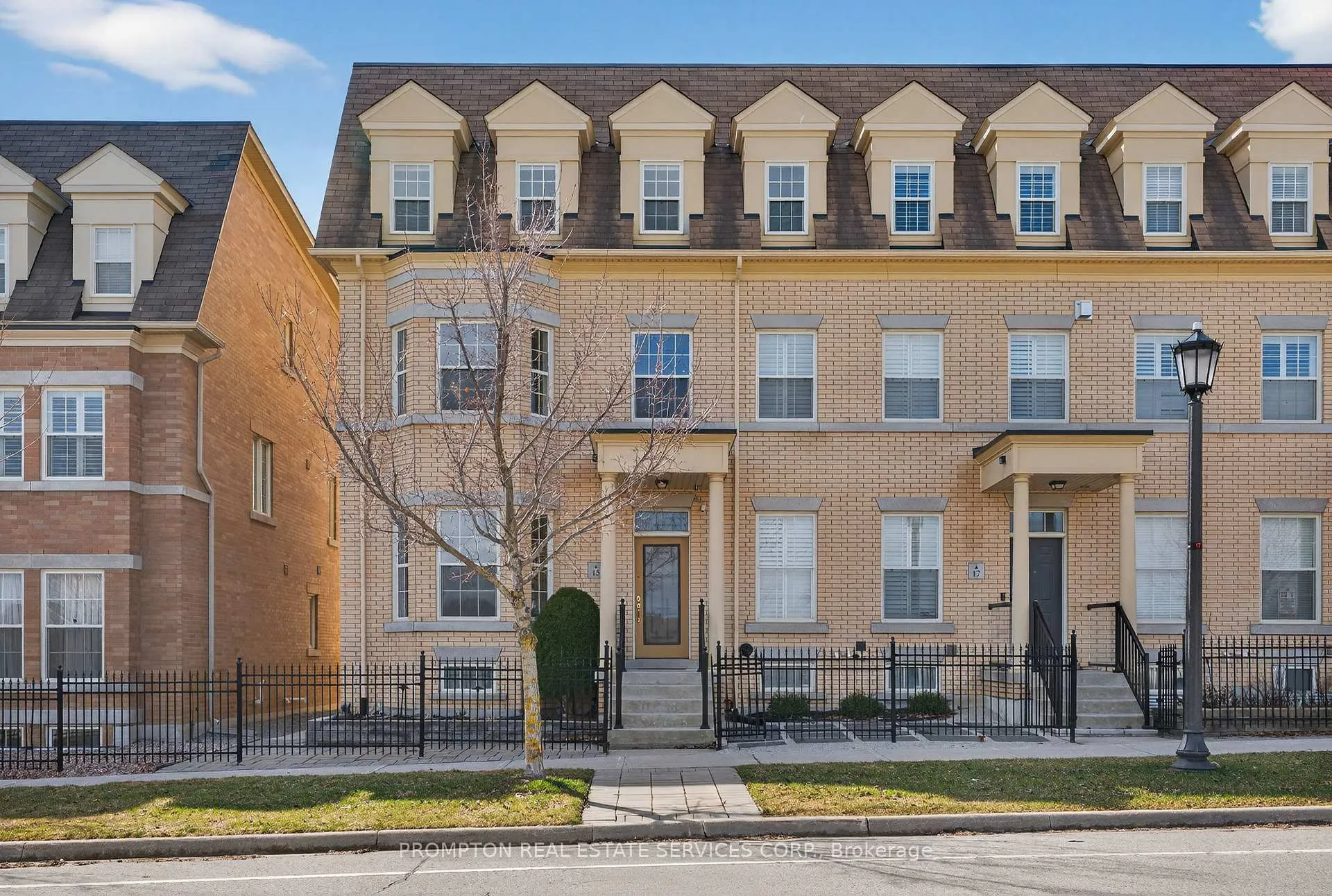 Photo 2 of 15 Donald Buttress Boulevard E, Markham, Cathedraltown — HOMEH