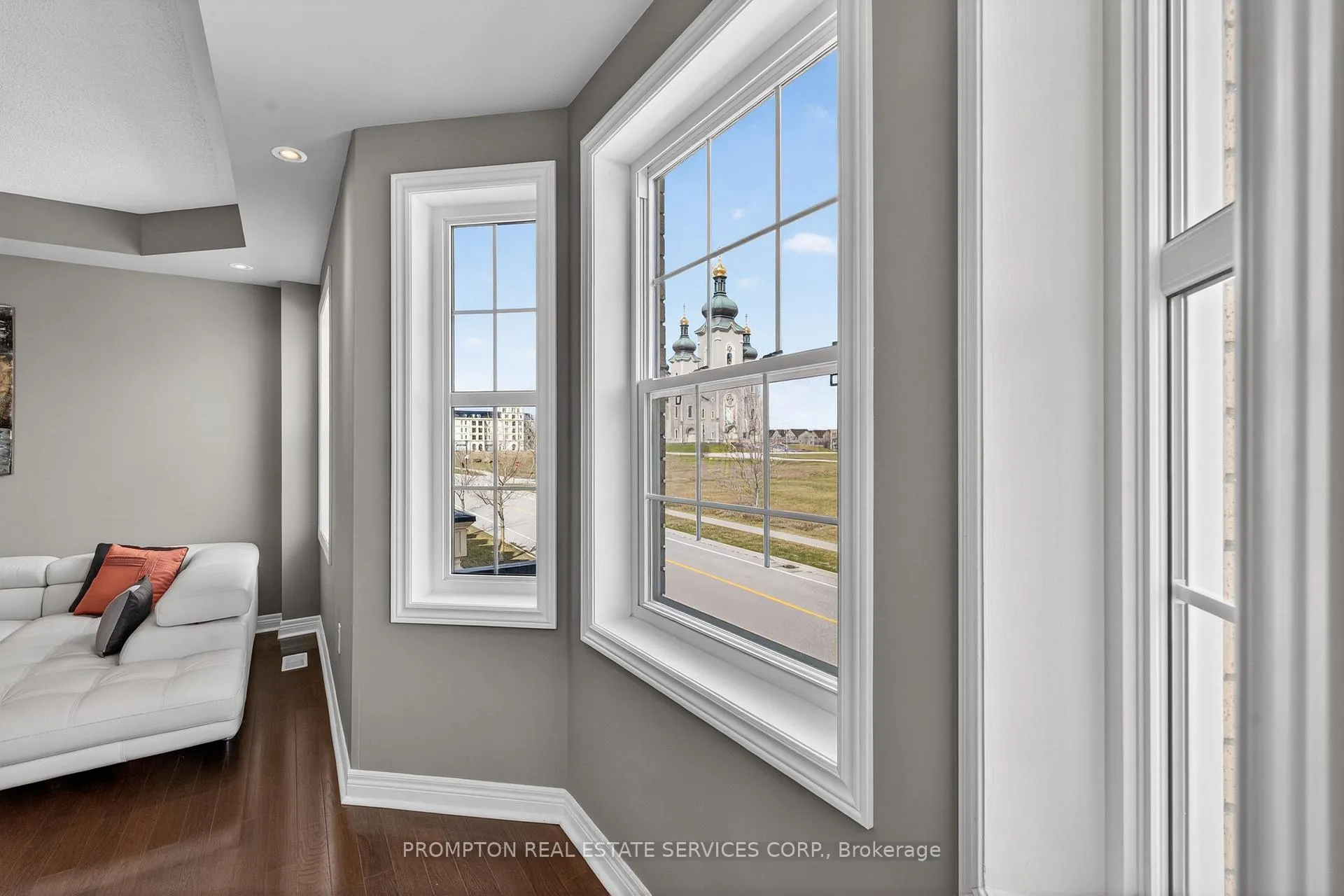 Photo 18 of 15 Donald Buttress Boulevard E, Markham, Cathedraltown — HOMEH