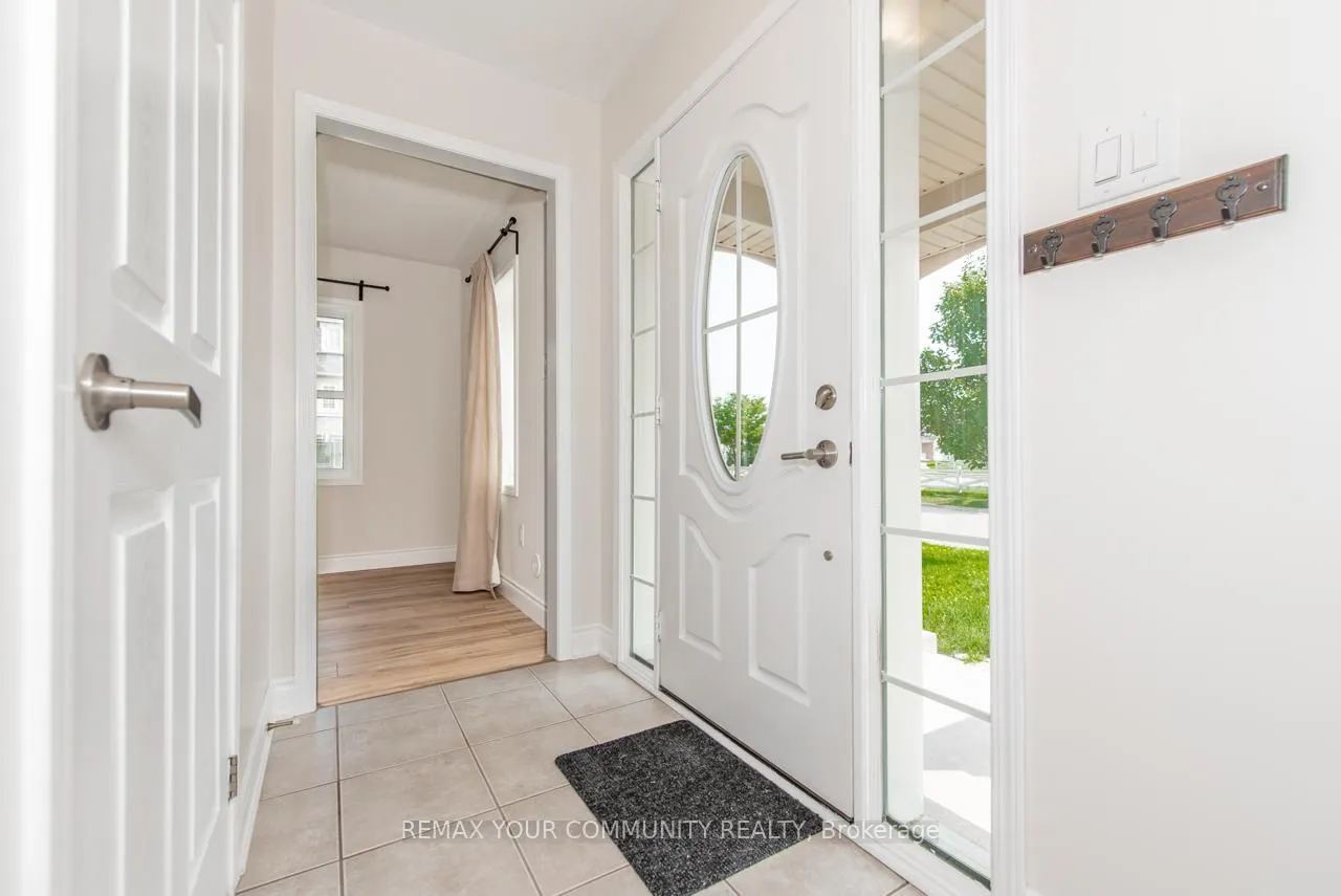 Photo 4 of 920 Brassard Circle, Milton, Willmott — HOMEH