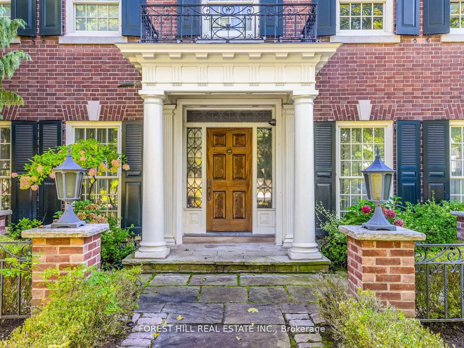 Photo 4 of 11 Dewbourne Avenue, Toronto, Forest Hill South — HOMEH